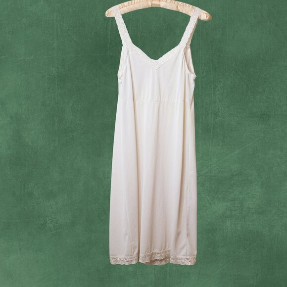White Slip with Lace Trim, Brand Unknown, 34" Bust - Picture 2 of 5